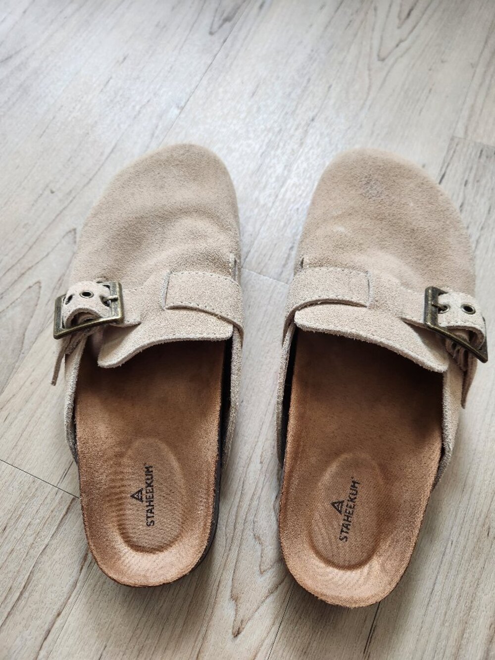 Staheekum suede Crescent slip on clog comfort footbed Boston tan size 7 Costco